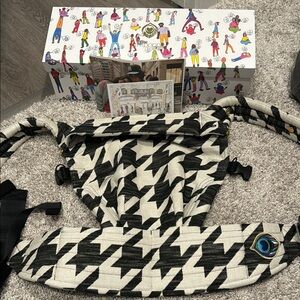 Black and White Houndstooth artipoppe carrier